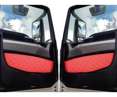 Boky prošívané do dveří M TGX červené